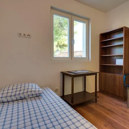 Apartamento Jadrija 6 *